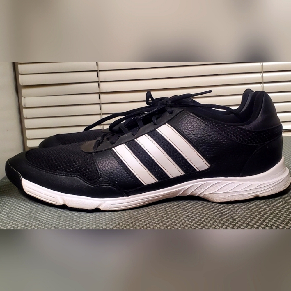 Adidas Traxion black white‎ stripe golf cleats size mens 15
